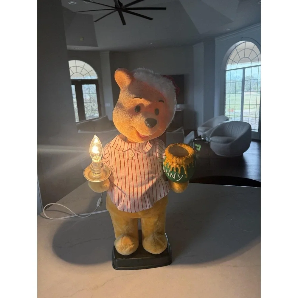 Disney Winnie the Pooh Animated Movement Electric Christmas Decor Works VTG 1994